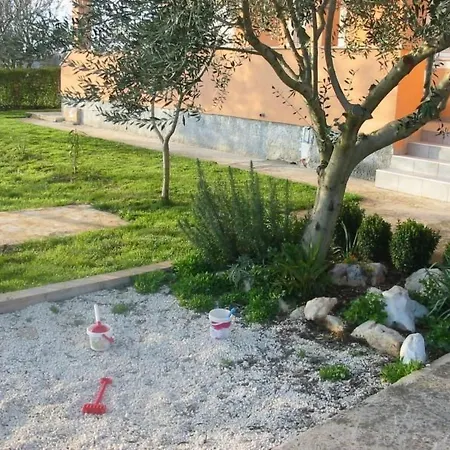 In Pula- Kroatien Mit Hohen Gaestebewertungen By Interhome * Pula