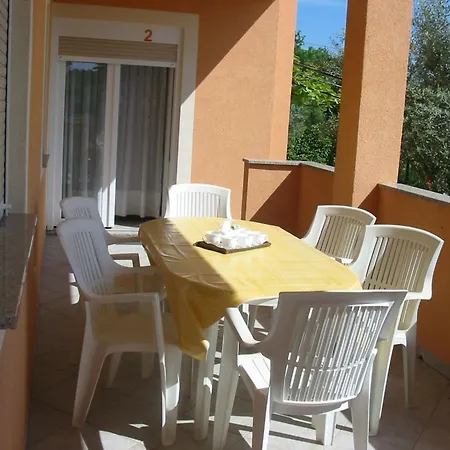 In Pula- Kroatien Mit Hohen Gaestebewertungen By Interhome Appartement *