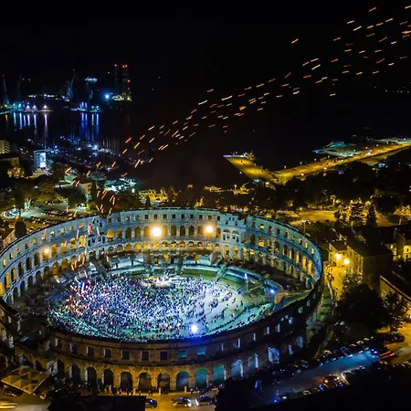 Appartement In Pula- Kroatien Mit Hohen Gaestebewertungen By Interhome *