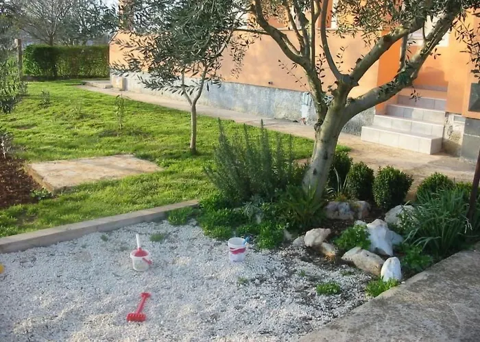 In Pula- Kroatien Mit Hohen Gaestebewertungen By Interhome * Пула