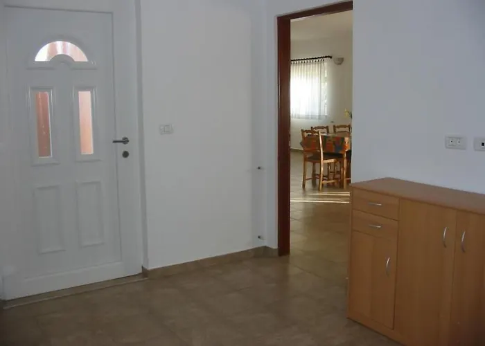 In Pula- Kroatien Mit Hohen Gaestebewertungen By Interhome