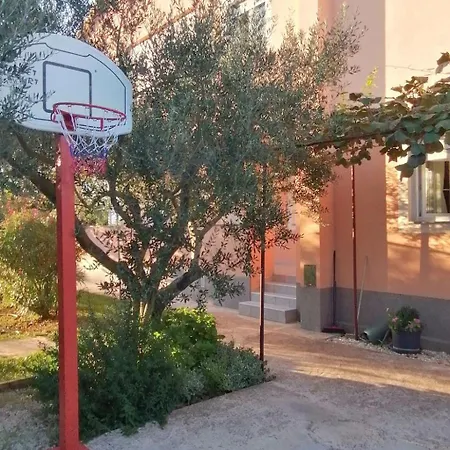 In Pula- Kroatien Mit Hohen Gaestebewertungen By Interhome