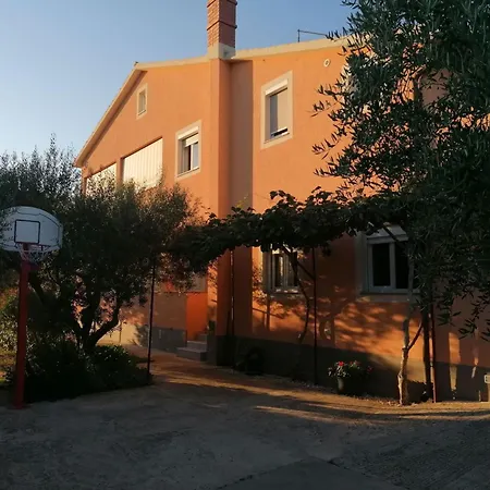 In Pula- Kroatien Mit Hohen Gaestebewertungen By Interhome Pula