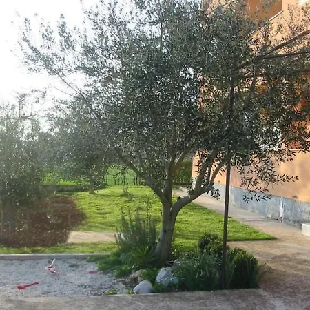 In Pula- Kroatien Mit Hohen Gaestebewertungen By Interhome Pola