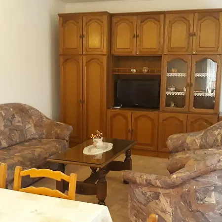 In Pula- Kroatien Mit Hohen Gaestebewertungen By Interhome