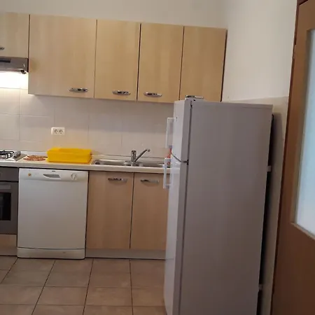 In Pula- Kroatien Mit Hohen Gaestebewertungen By Interhome Apartment *