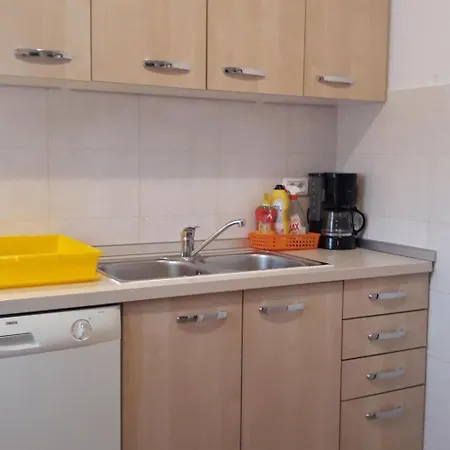 Appartamento In Pula- Kroatien Mit Hohen Gaestebewertungen By Interhome