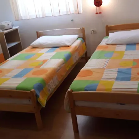 Apartment In Pula- Kroatien Mit Hohen Gaestebewertungen By Interhome