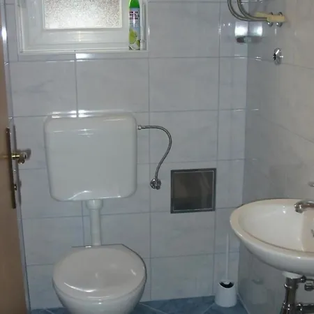 In Pula- Kroatien Mit Hohen Gaestebewertungen By Interhome Apartment Pula