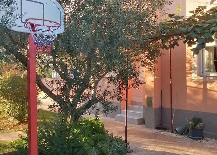 In Pula- Kroatien Mit Hohen Gaestebewertungen By Interhome