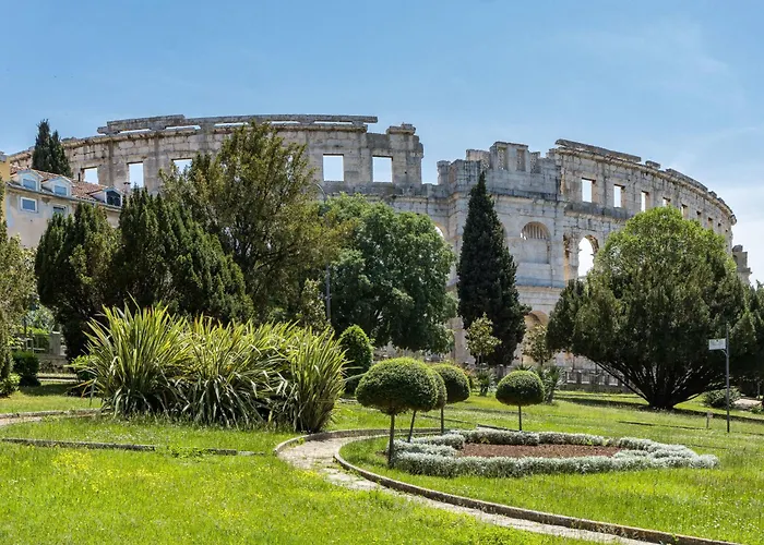 In Pula- Kroatien Mit Hohen Gaestebewertungen By Interhome *